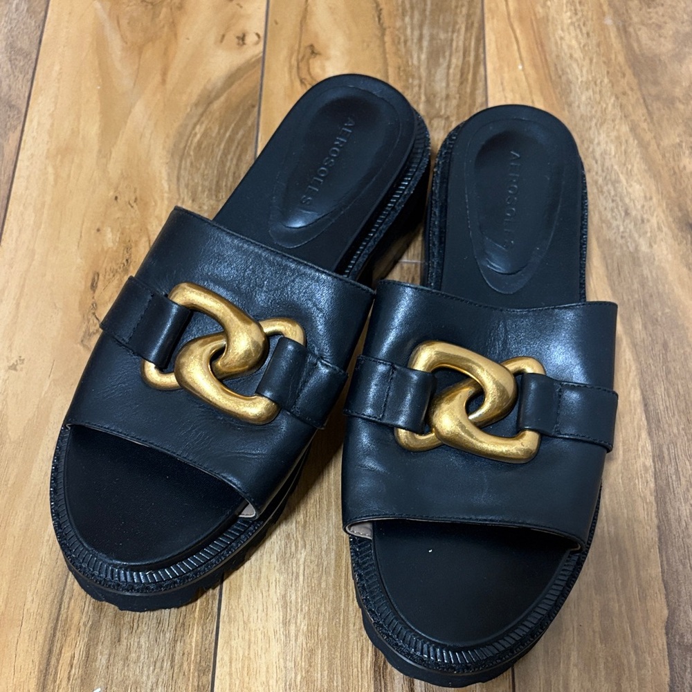 AEROSOLES Black Sandals with Gold Accent